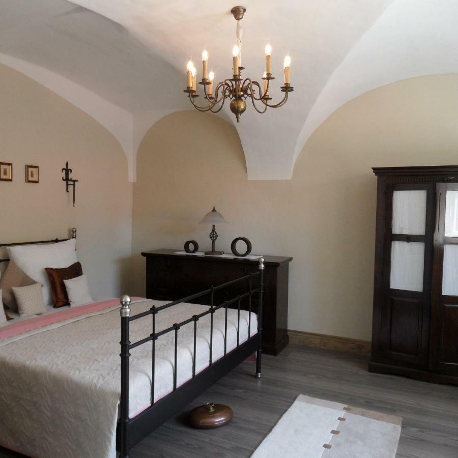 Herrenhaus Kunzwerda Bei Torgau - Aparthotel, Boardinghouse, Wohnen Auf Zeit Kültér fotó