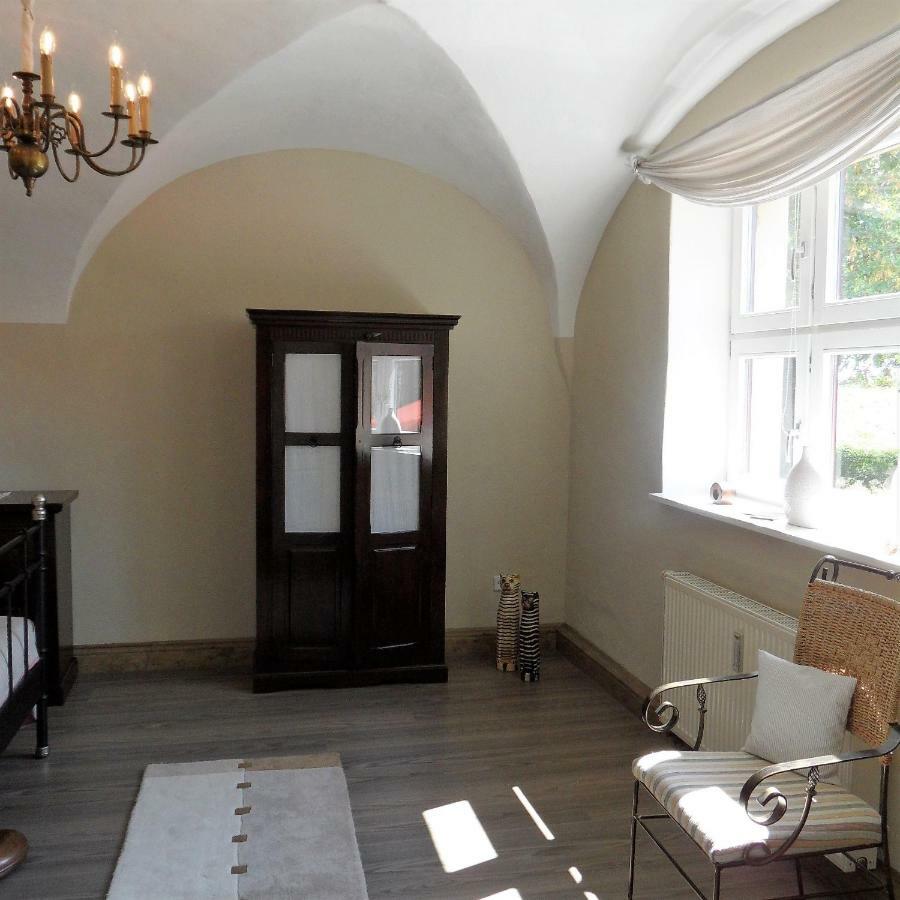 Herrenhaus Kunzwerda Bei Torgau - Aparthotel, Boardinghouse, Wohnen Auf Zeit Kültér fotó