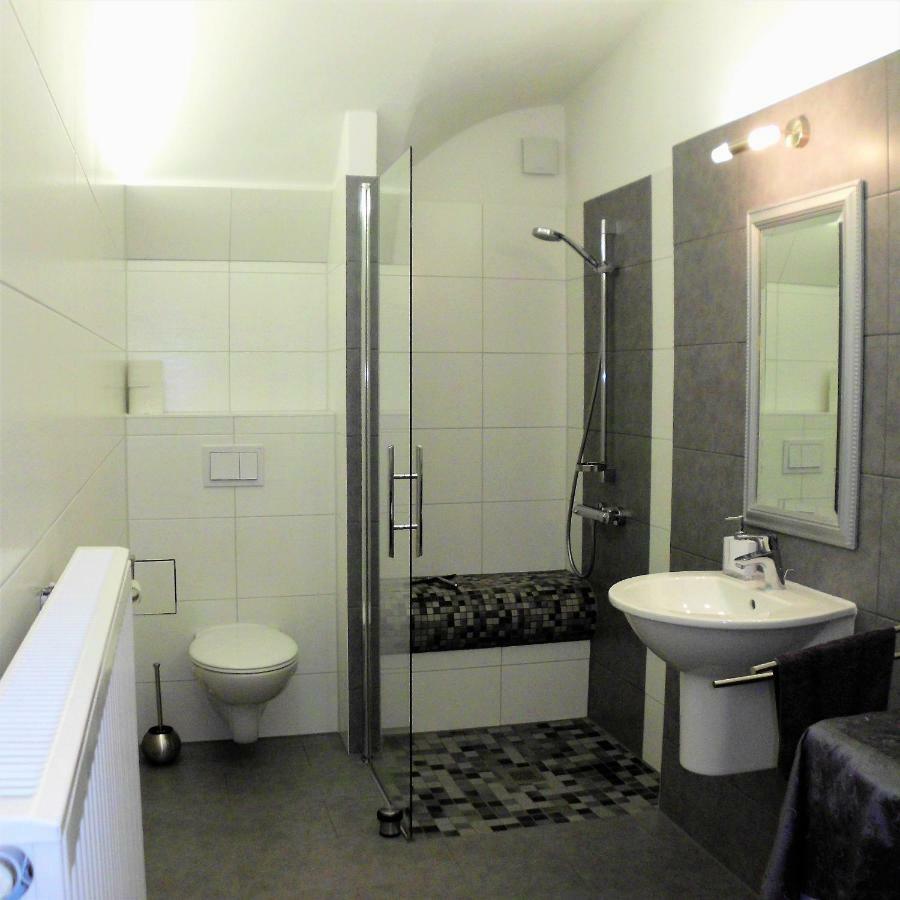 Herrenhaus Kunzwerda Bei Torgau - Aparthotel, Boardinghouse, Wohnen Auf Zeit Kültér fotó