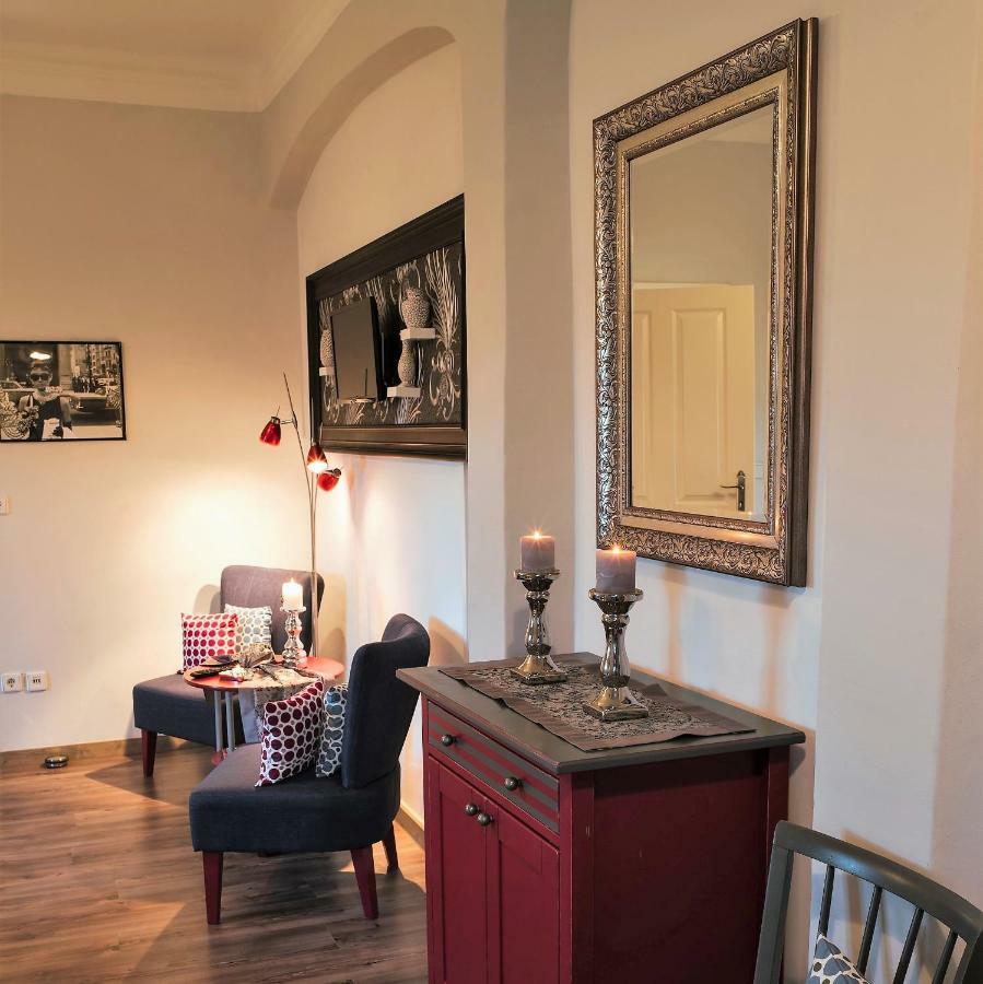 Herrenhaus Kunzwerda Bei Torgau - Aparthotel, Boardinghouse, Wohnen Auf Zeit Kültér fotó